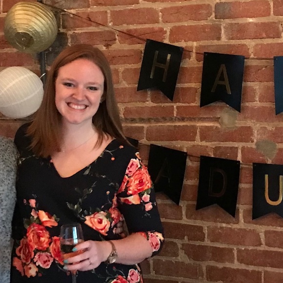 Meet your Posher, Alexis - Picture 1 of 1